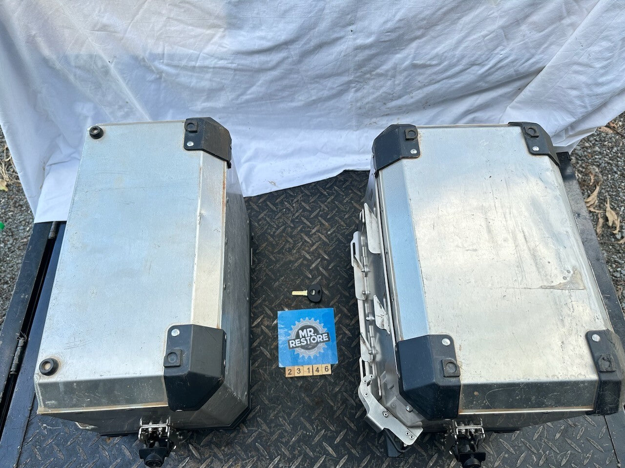 BMW R1200GS  ADV 05-13 OEM Aluminium Hard Side Panniers (& 1 key)