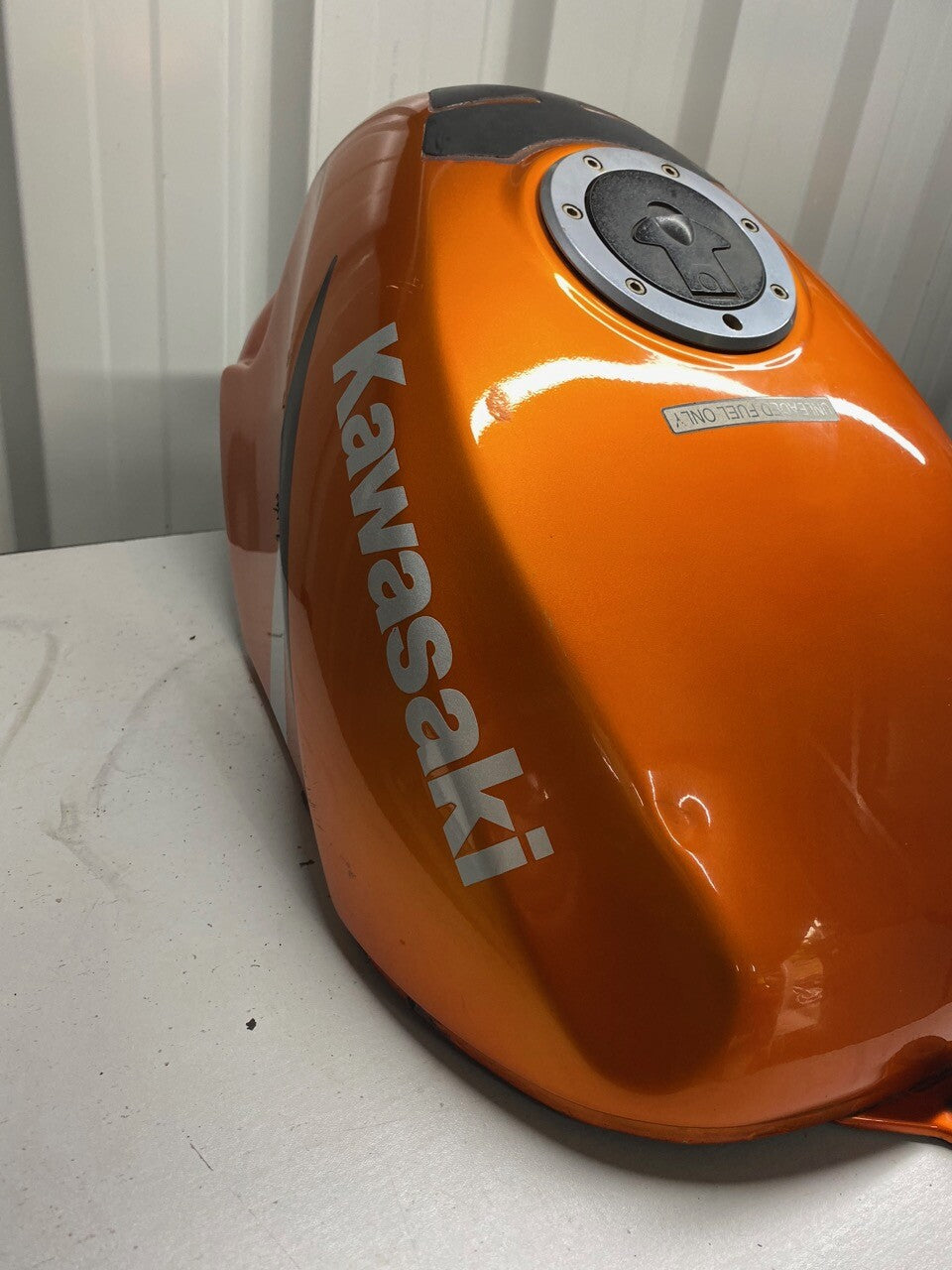 Kawasaki ZZR250 EX250H Ninja Fuel Tank & Cap (no key)