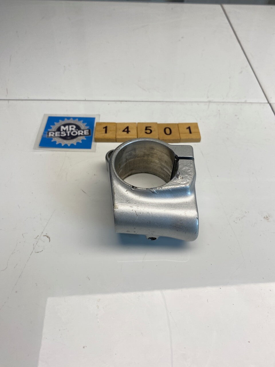 Yamaha YZF600R Thundercat Right Hand Handlebar Boss 4JH-26122