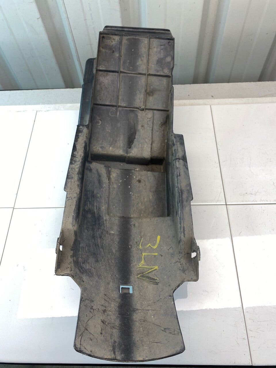 Yamaha FZR250 3LN Rear Under Fender
