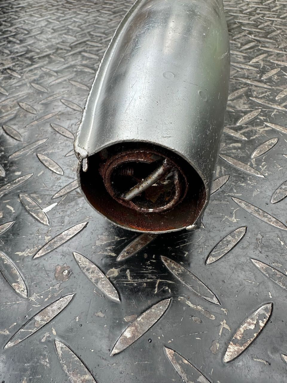 Suzuki T250 R/H Exhaust Pipe Silencer Muffler & Baffle