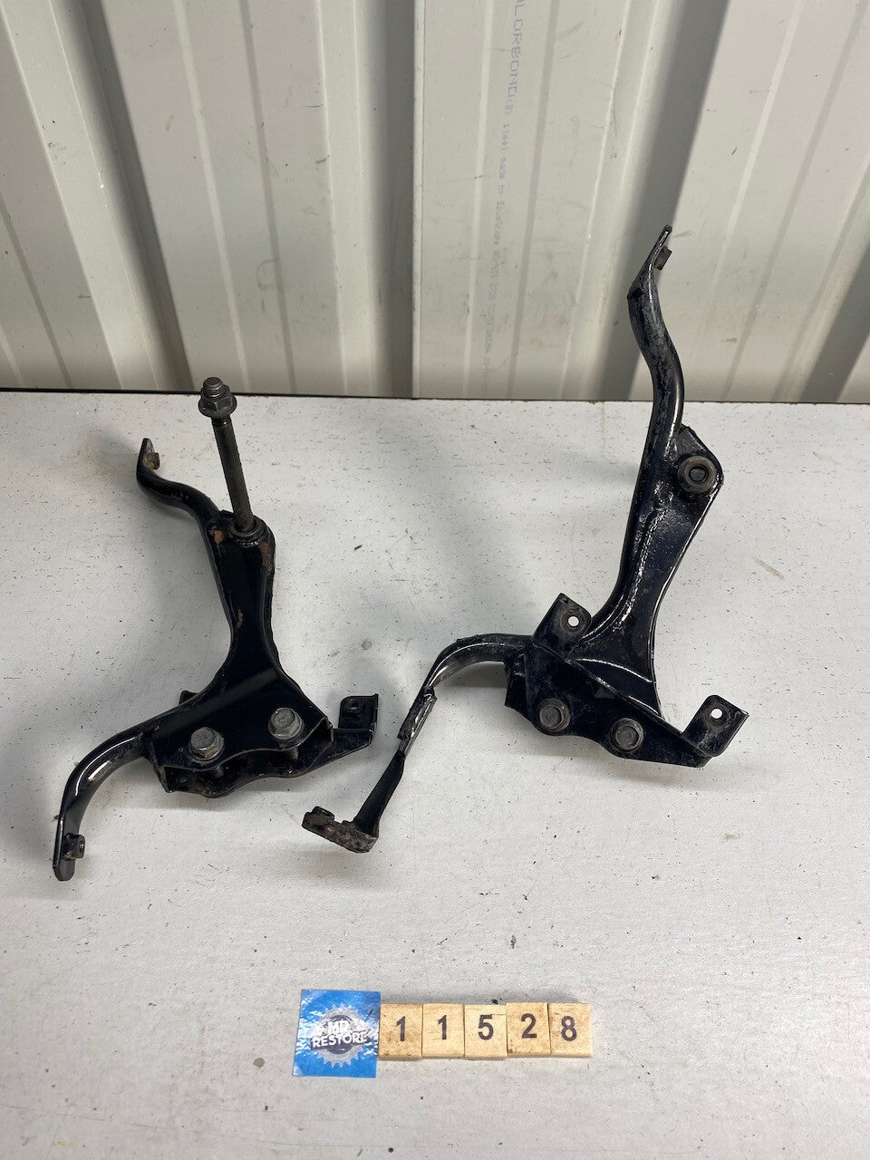 Kawasaki ZZR250 Engine Mounts, Bolts & Nuts