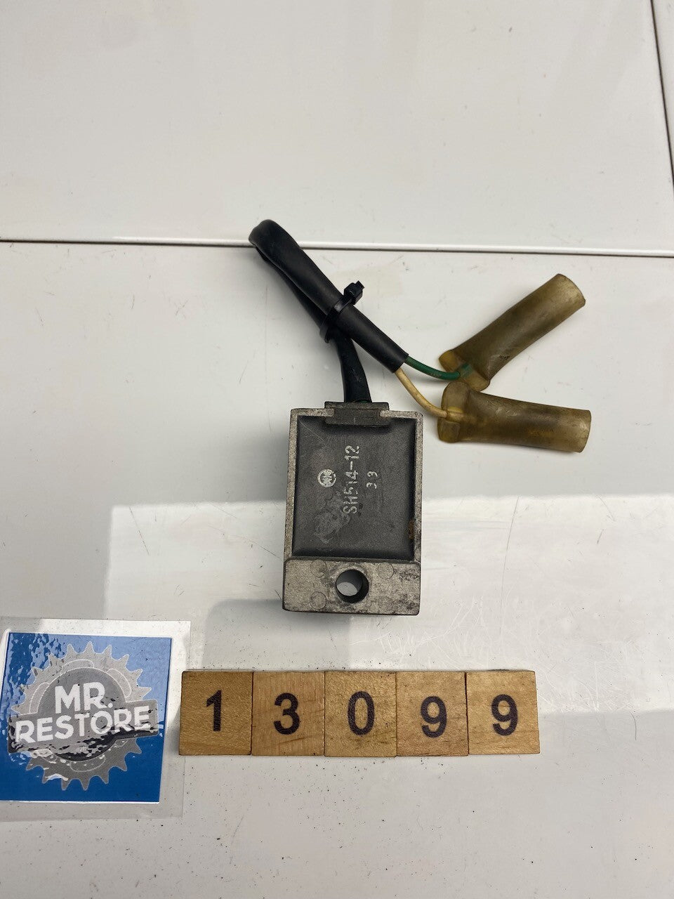 Honda XR600 XR650 Regulator OEM 31400-MN1-680 - SH514-12