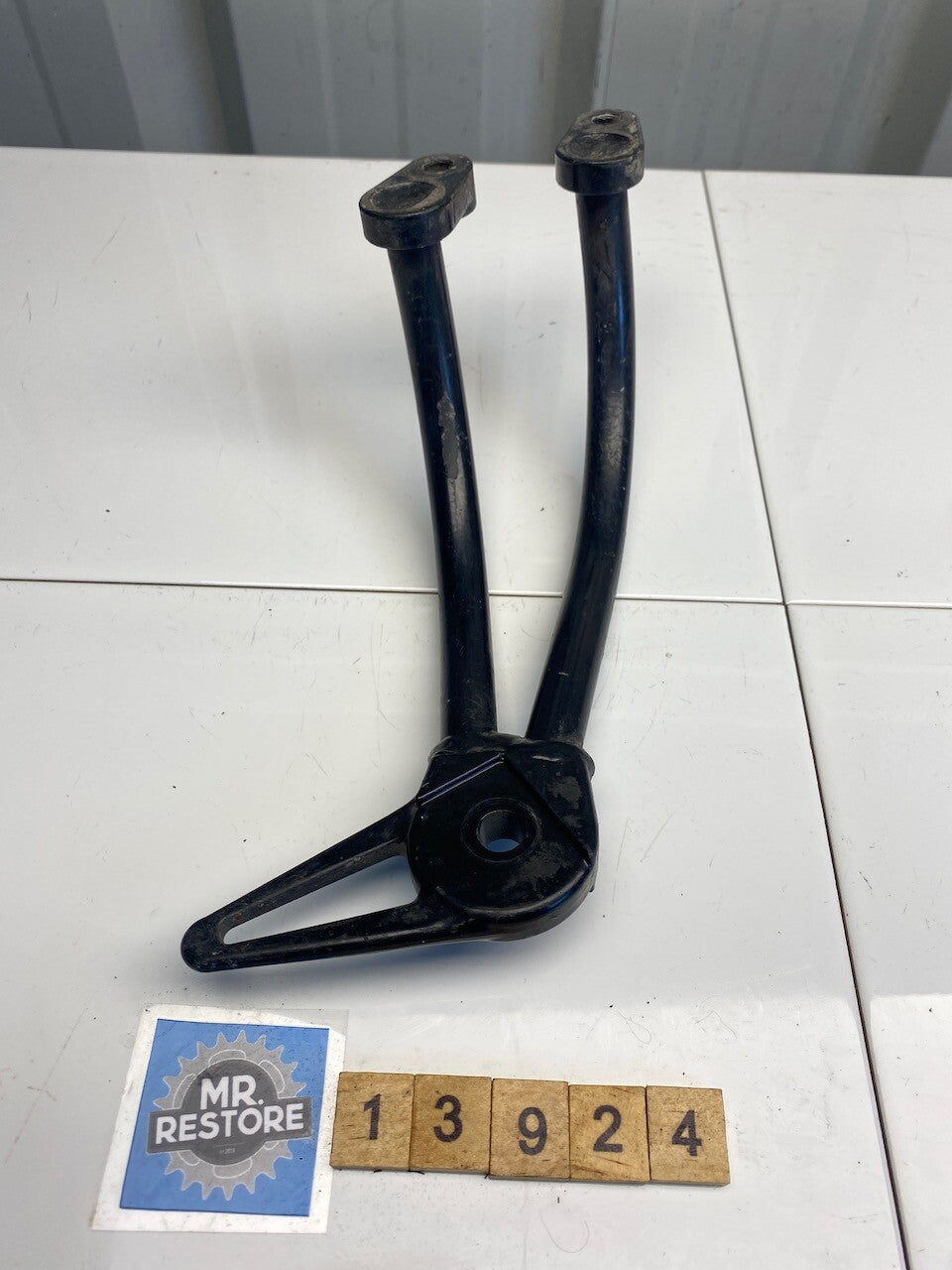 Triumph Tiger 900 T400 L/H Pillion Foot Rest Bracket