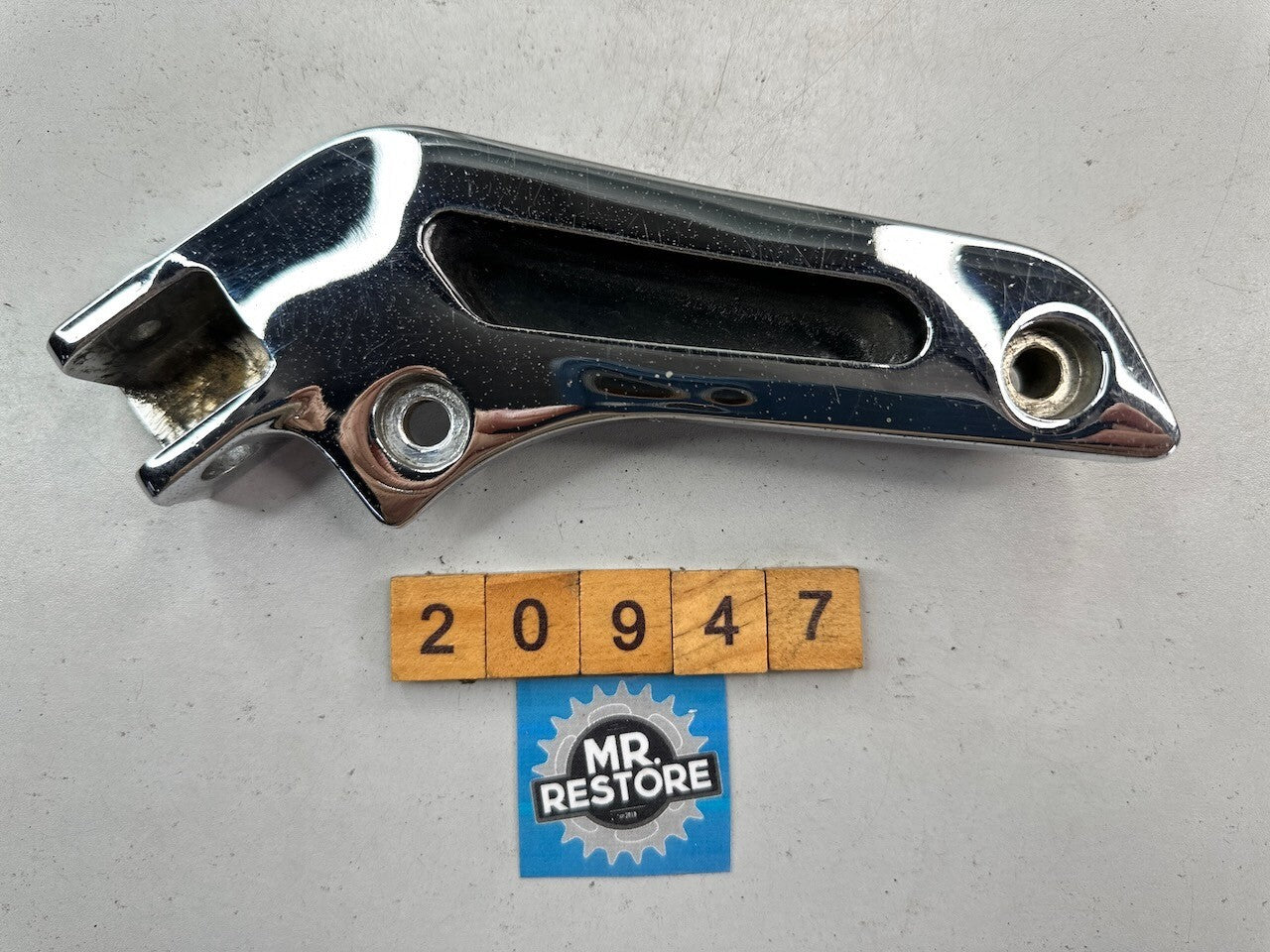Yamaha XV1100 XV1000 XV750 Virago Pillion L/H Foot Rest Peg Bracket 1RM-27430-01