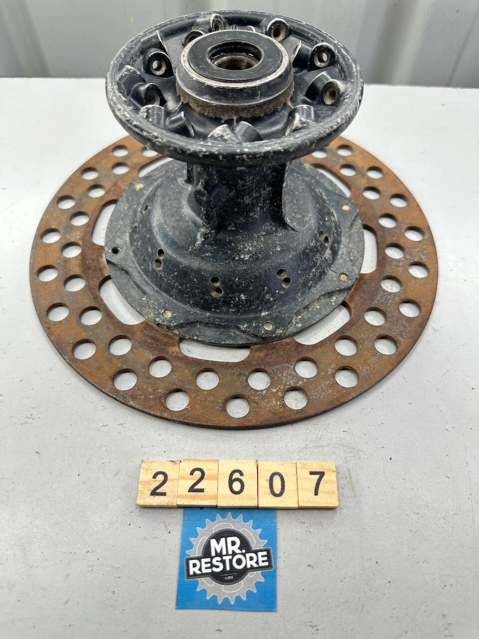 Kawasaki KX125 Front Wheel Hub 41034-1115