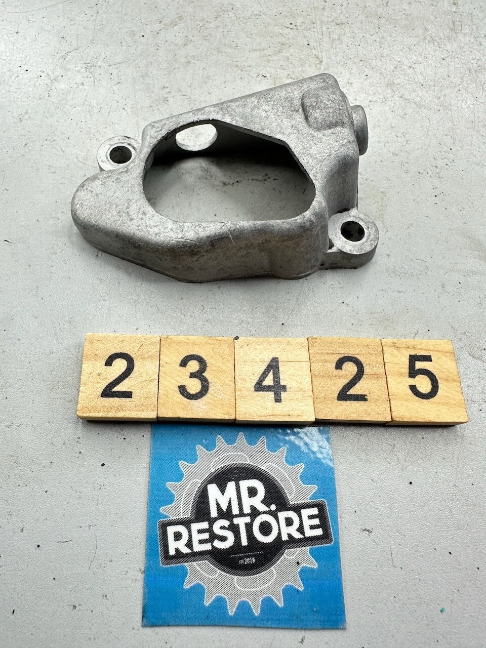 Yamaha V70 U7E Oil Pump Cover 296-15416-01