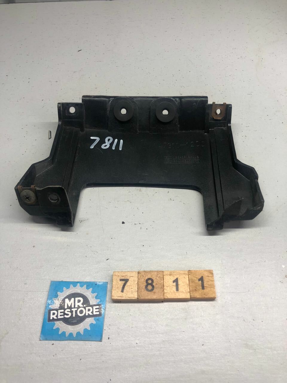 Suzuki RGV250 K REAR TAIL LIGHT COVER COWL 47311-12C0 OEM Genuine
