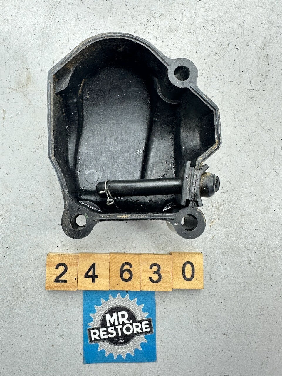 Yamaha DT200R DT125 TDR125 Oil Pump Cover 3BN-15416-10
