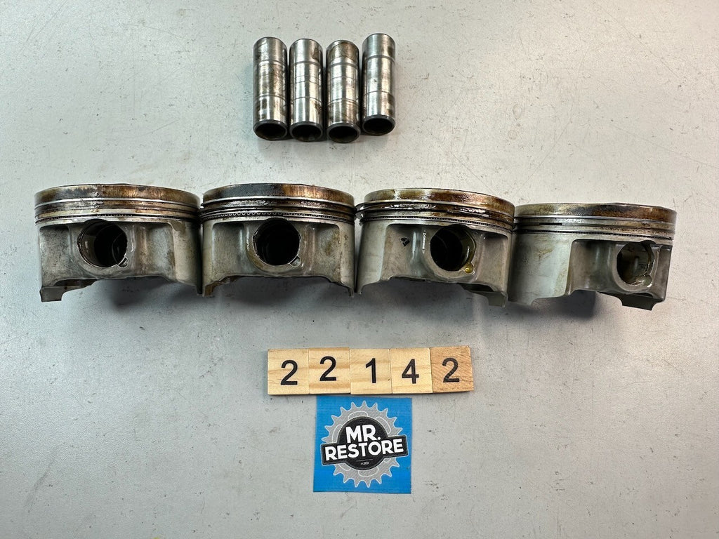 Yamaha YZF600R Thundercat 1996-2007 4TV - OEM Standard Size Pistons x 4