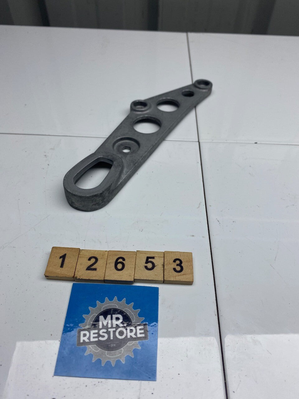 Kawasaki GPZ250R R/H Rear Indicator Bracket