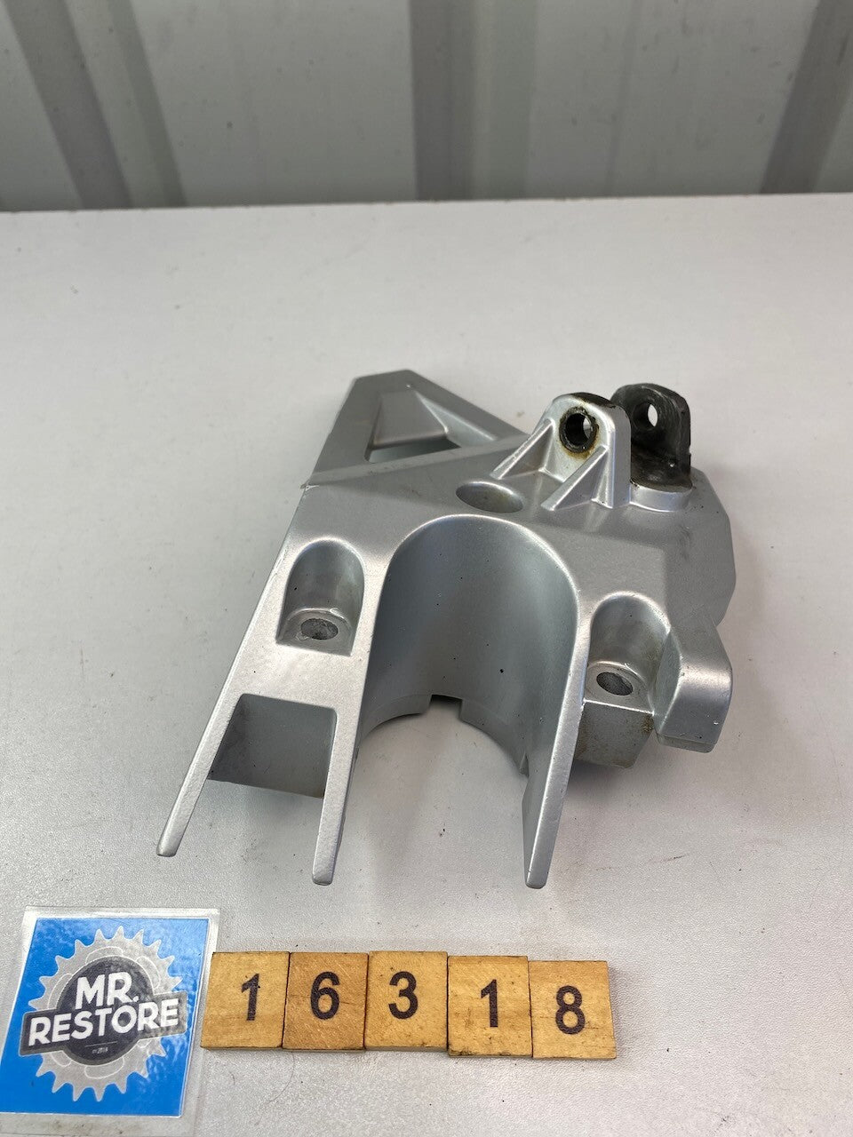 BMW R1100R R850R R1100RS L/H Footrest Plate 46 71 2 311 641