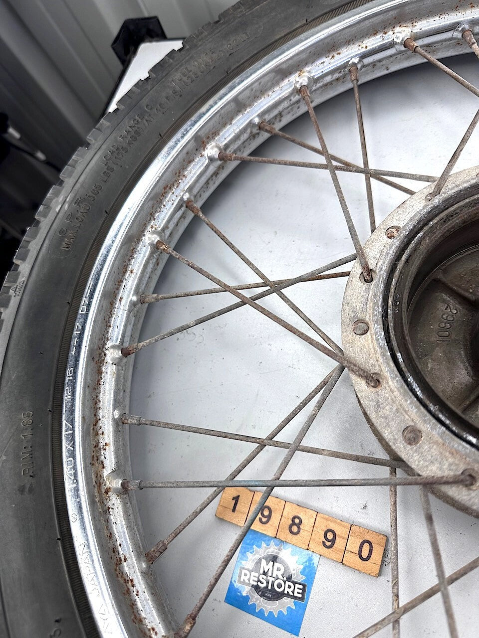Yamaha V90 T 1982 Rear Wheel 17 x 1.40