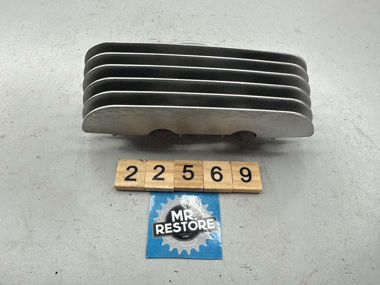 Yamaha XV250 XV240 Virago Cylinder Head Side Cover 3 - 2UJ-11185