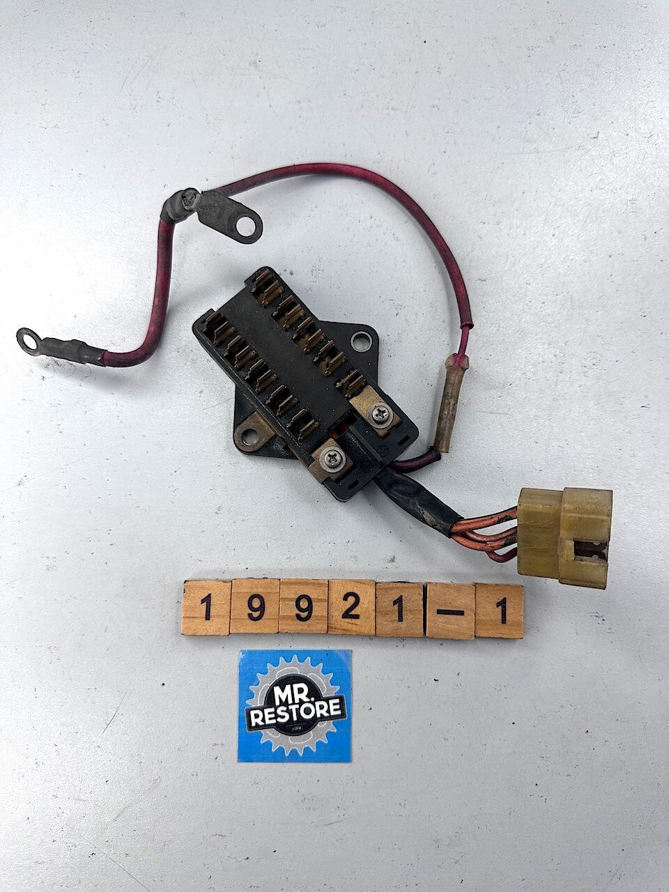 Suzuki GS650 G M 1981-83 Fuse Box 36740-34200