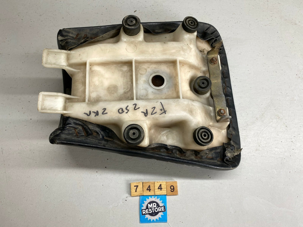 Yamaha FZR250 2KR 3HX Riders Pilot Seat 2KR-24710 - 3HX-24710