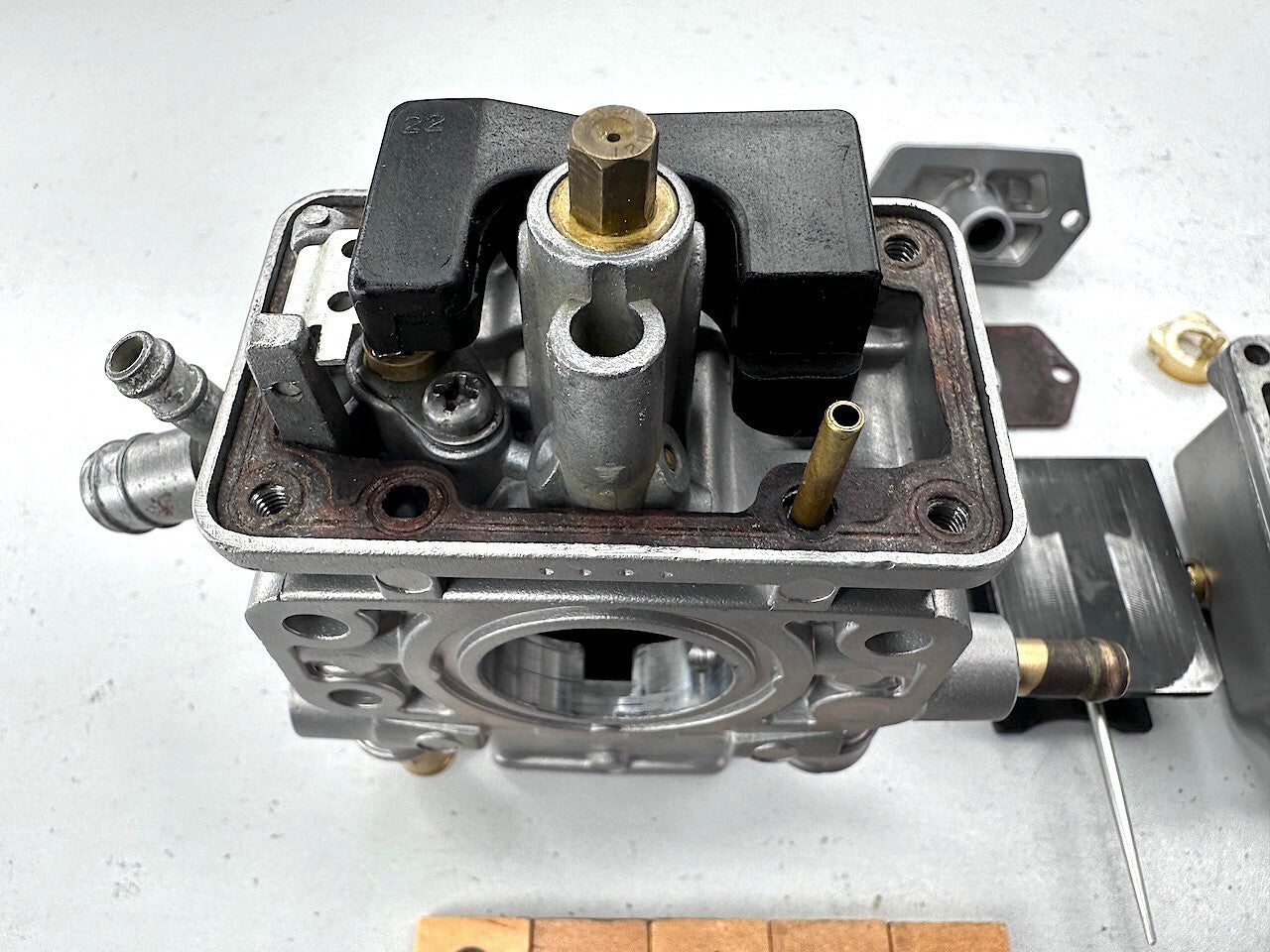 Suzuki RG500 RG400 OEM Carburettor Carb (Rear right)