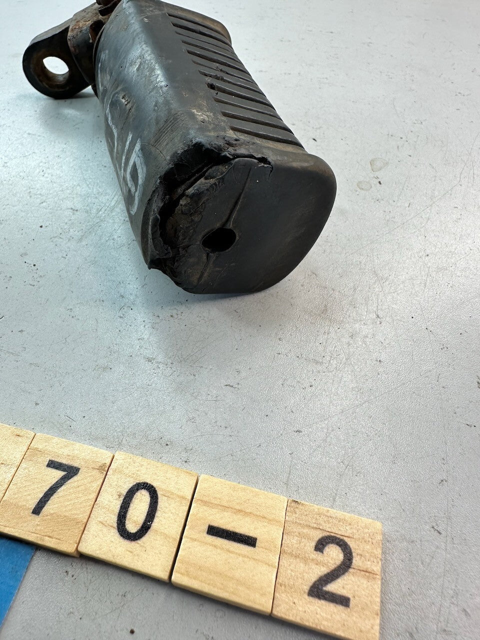 Kawasaki GT550 Z550 Right Riders Foot Rest Peg 34027-1109
