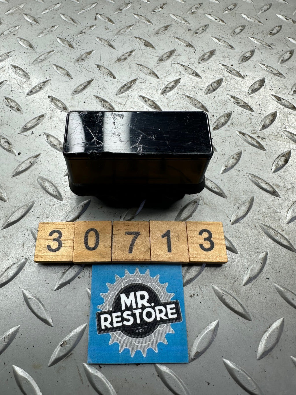 Suzuki RGV250 Pilot Lamp Box & Seal - Neutral - Oil - High Beam - Turn