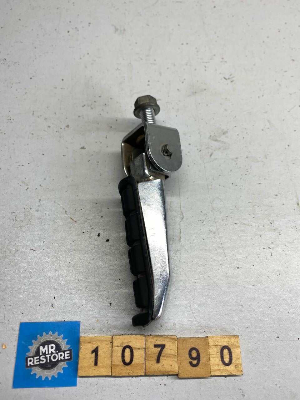 Yamaha FJ1200 XJ900 R/H Pillion Foot Rest & Pad 31A-27440-01 - Nice Condition