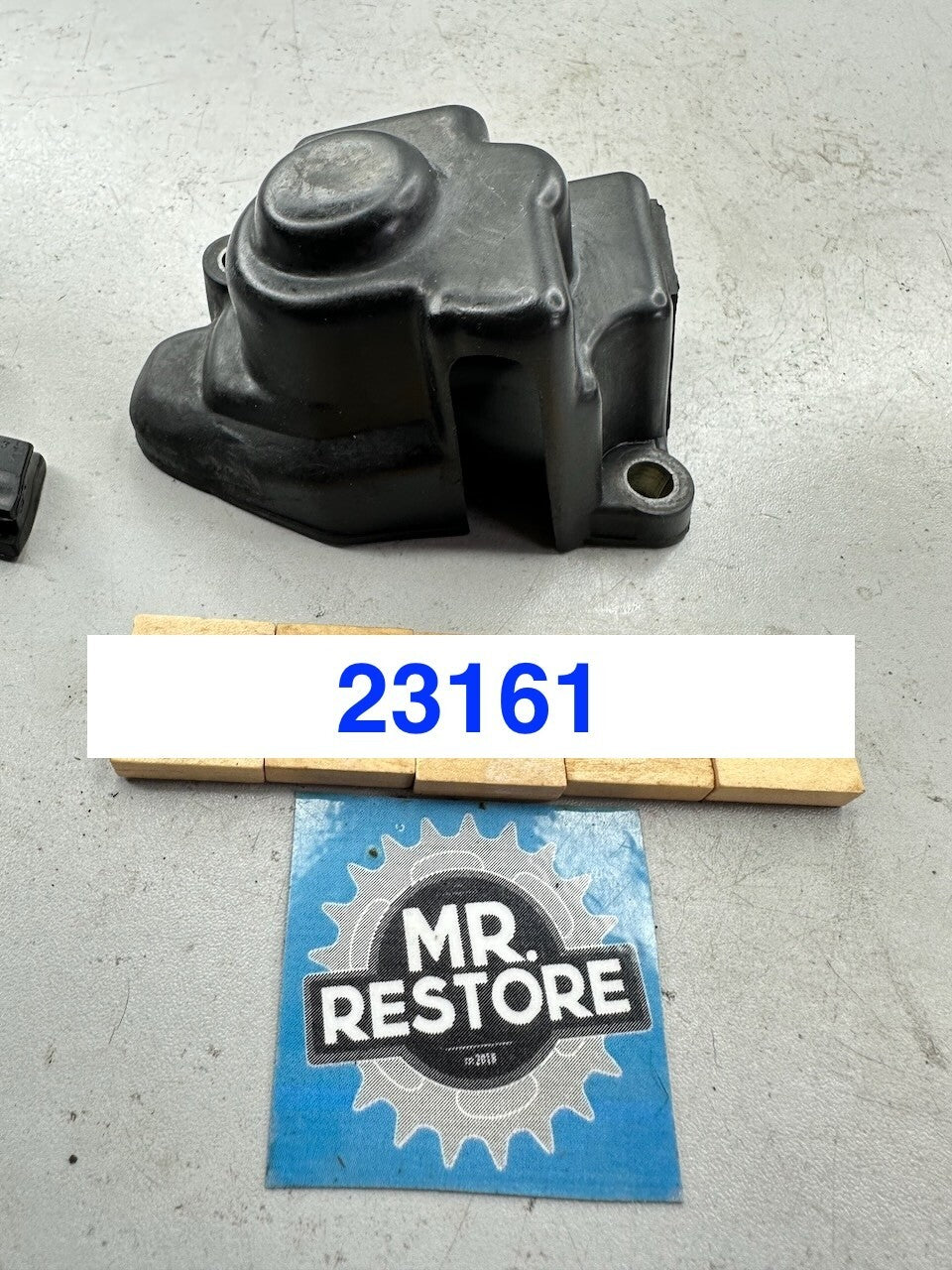 Yamaha V90 T 1982 Yamaha V90 T Oil Pump Cover, Bolts & Seals