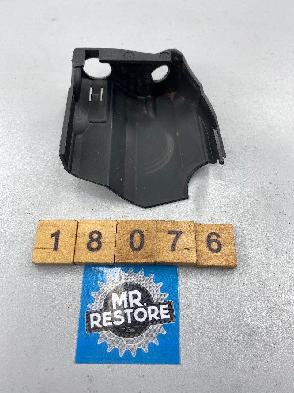 BMW R1200 R900 R RT GS R/H Throttle Housing Cover 13547688634