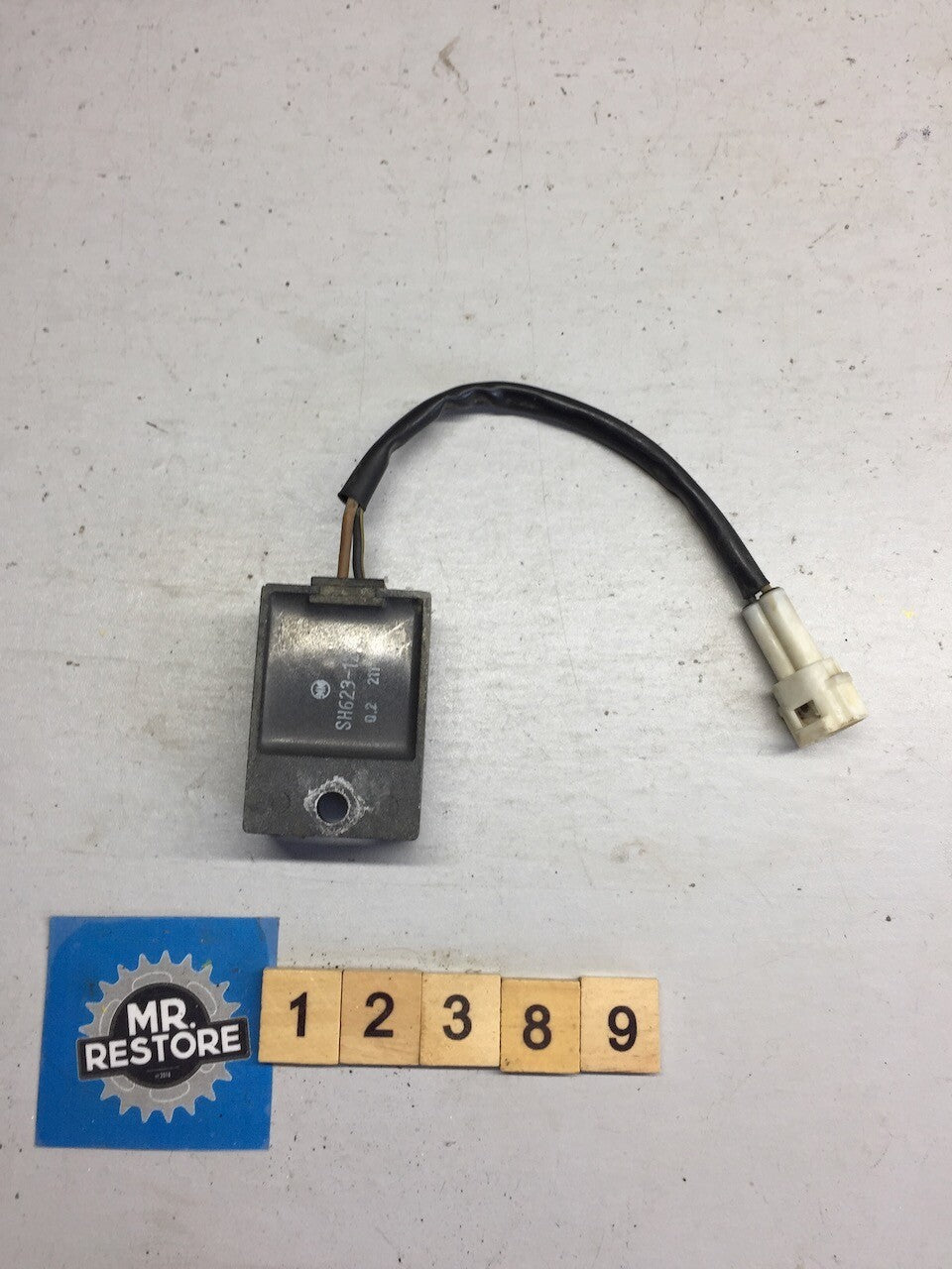 Kawasaki KDX125 200 220 250 300R Regulator Rectifier OEM 21066-1072 SH623-12