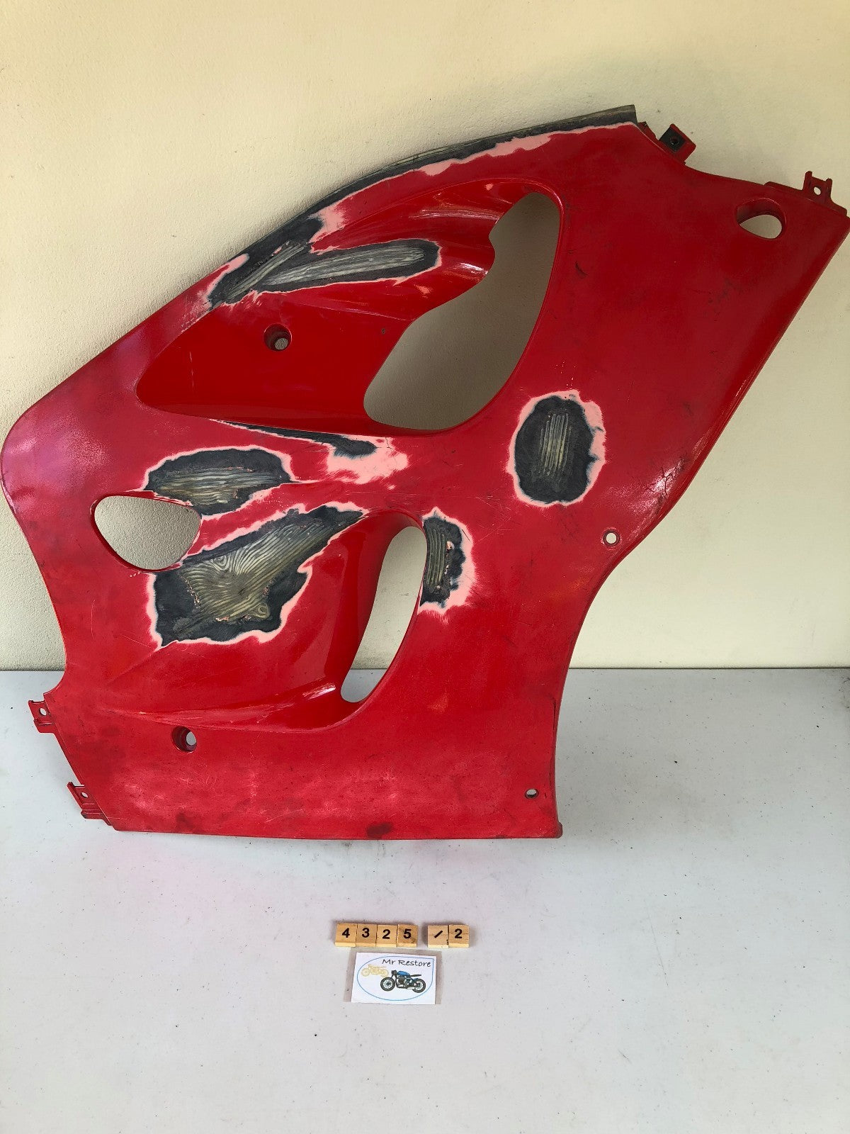Suzuki GSXR750 1997-99 94471-33E00 R/H Side Panel (2 available)