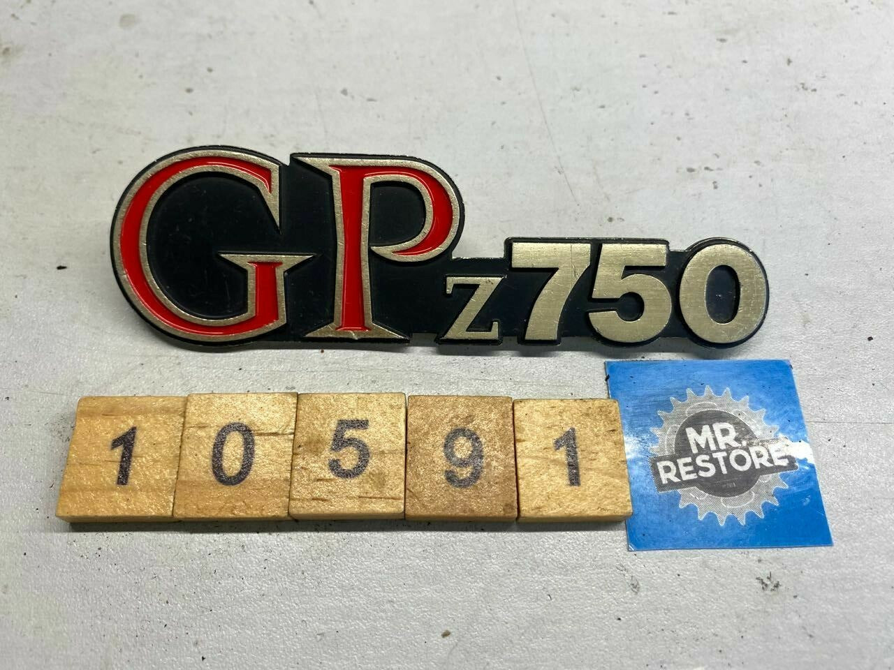 Kawasaki GPZ750 Genuine Side Cover Badge