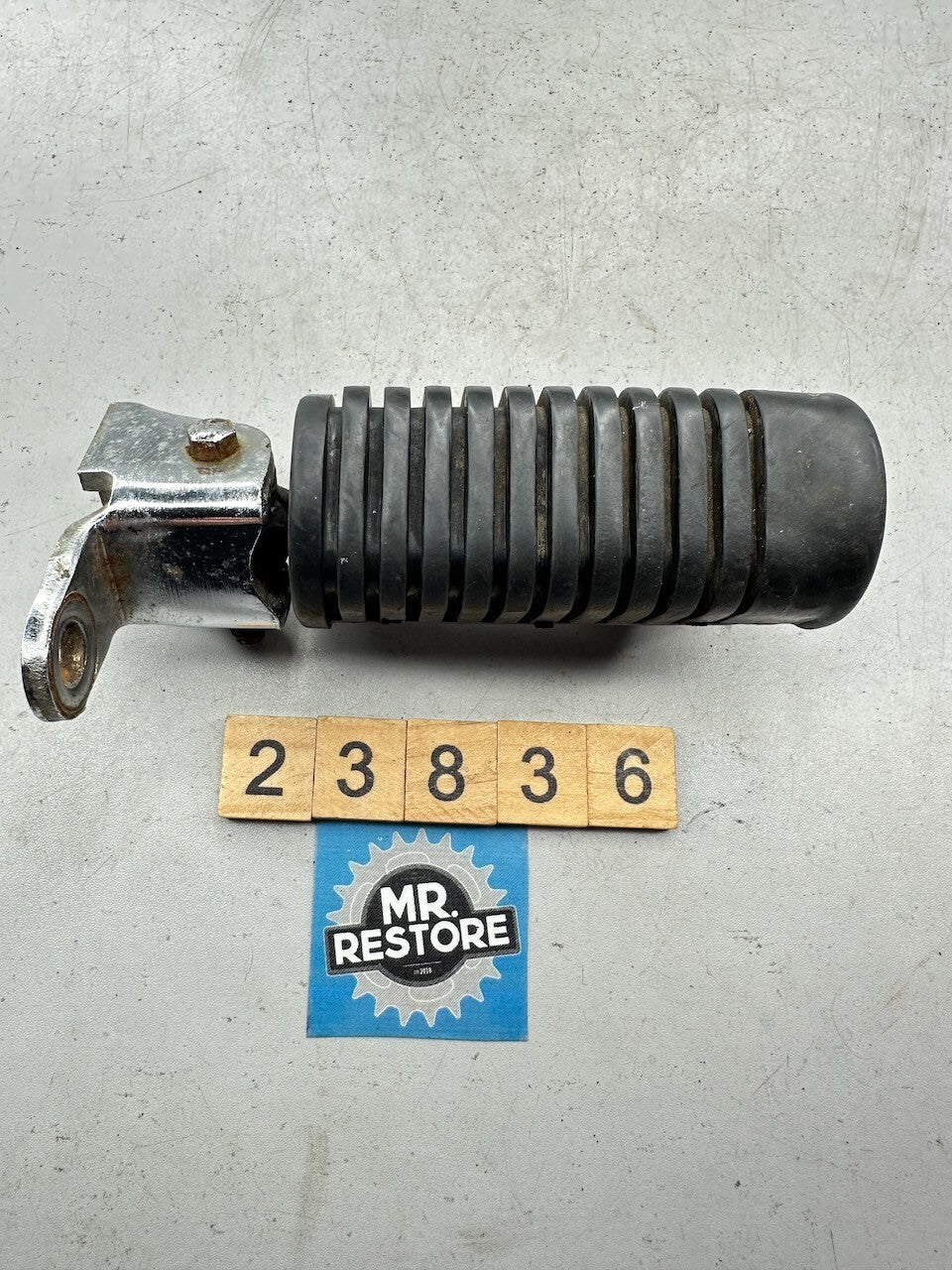 Honda CB750 '79-82' Right Footrest Peg & Rubber 50620-438