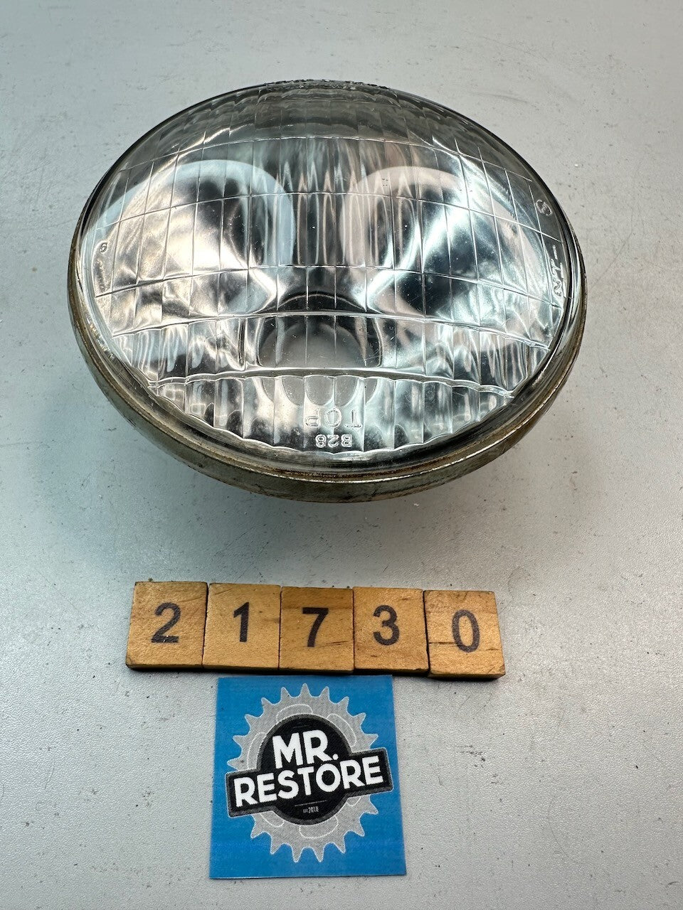 Yamaha TY250 A TT500 IT400 6V35/35V OEM Koito Headlight Lens 434-84120-60