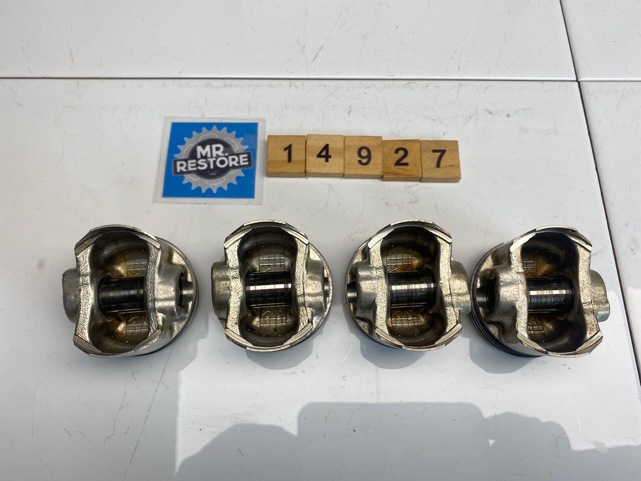 Yamaha FZR250 3LN OEM 48mm Pistons, Rings & Pins x 4 - 3LN-11631