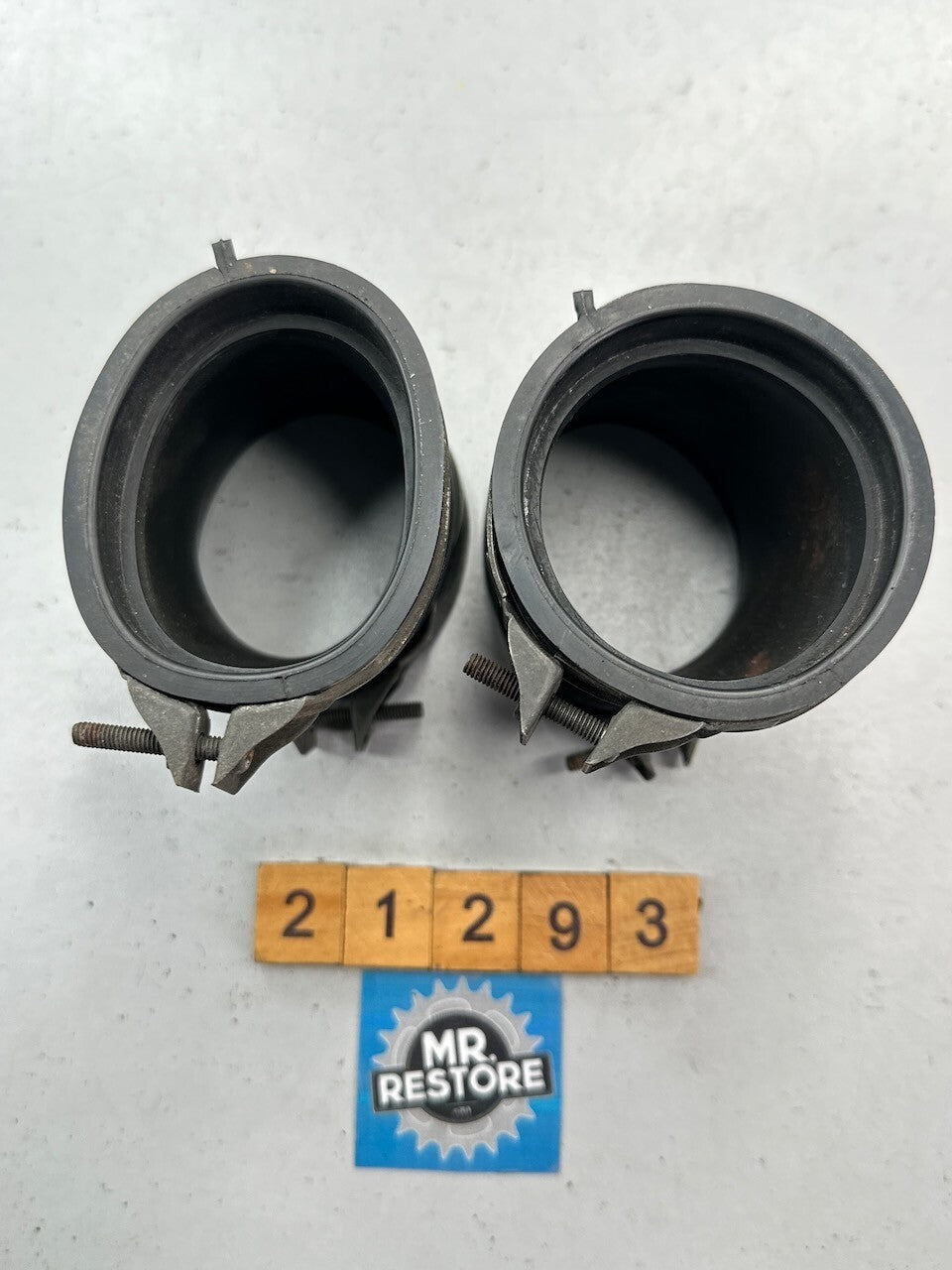 Suzuki GR650 Air Intake Rubbers & Clips 13881-15500 13882-15500