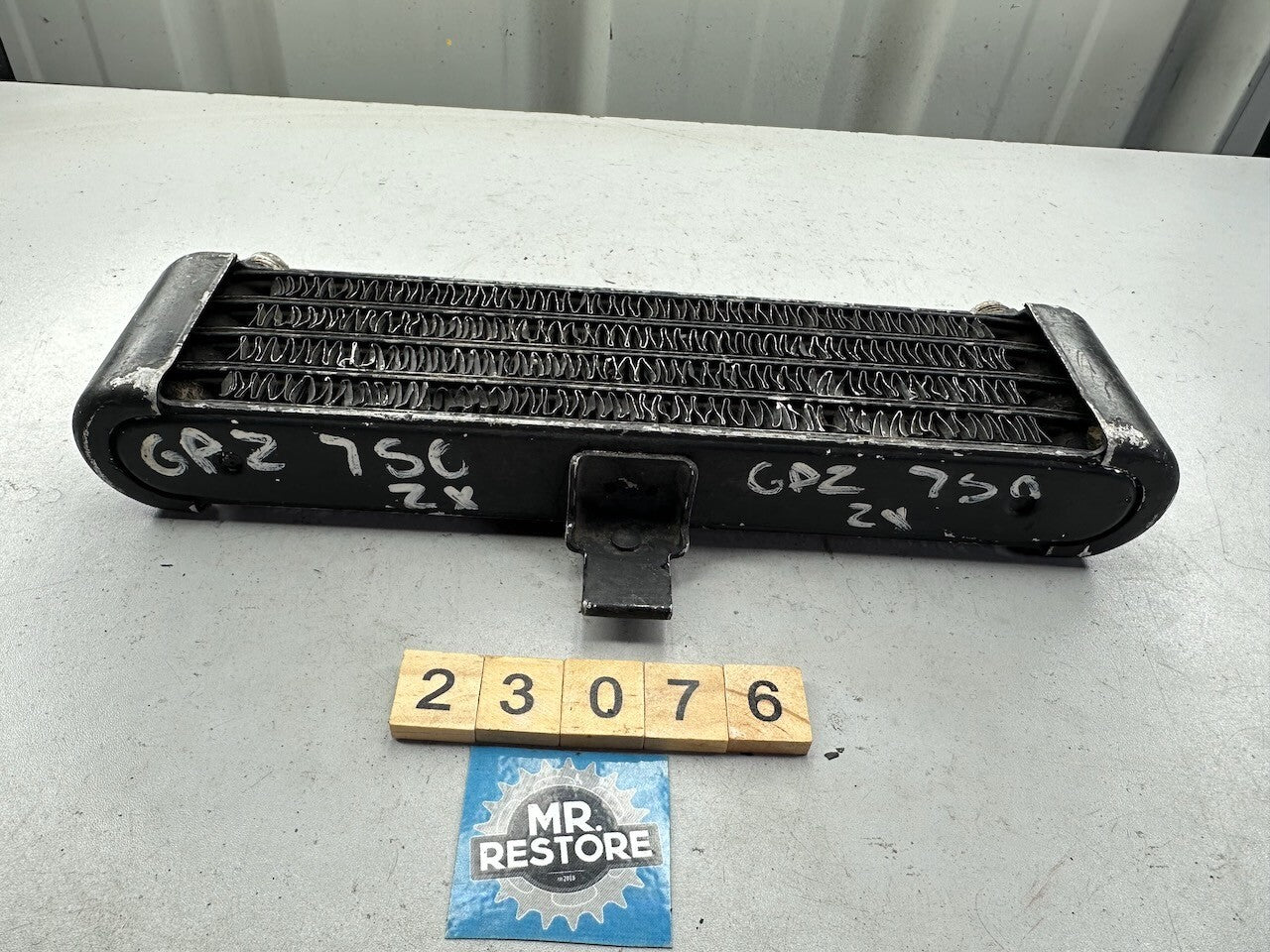 Kawasaki ZX750 GPZ750 '83-85' Oil Cooler Radiator 39061-1018-10