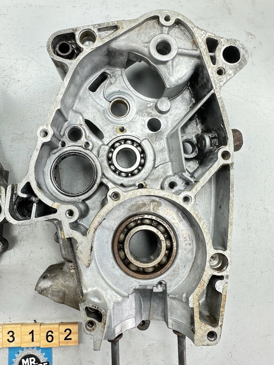 Yamaha V90 T 1982 Pair of Crank Cases (1W7)