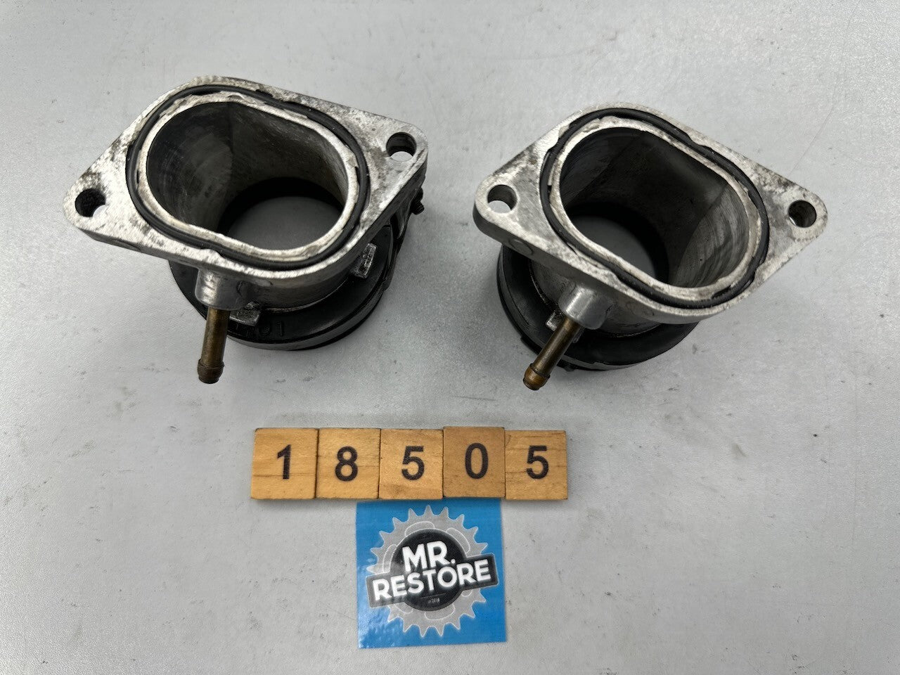 Yamaha TRX850 TDM850 XTZ750 Pair of Carburettor Joints  3LD-13586-01