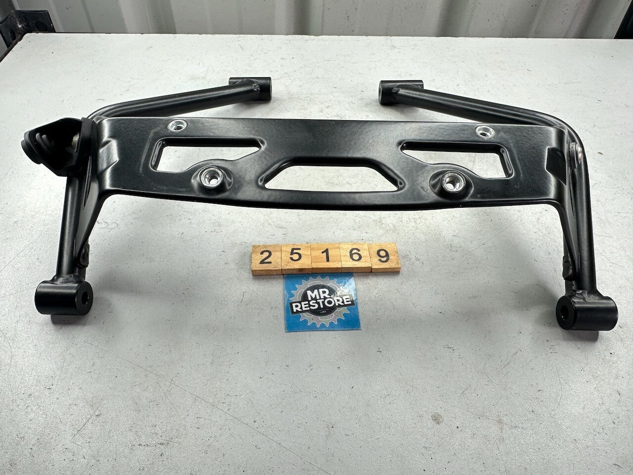 BMW K1300R '07-15' K1200R '04-08' Dashboard Support Bracket 46637681929