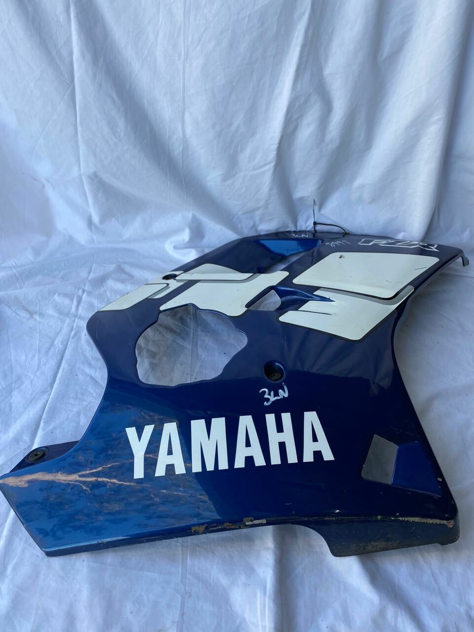 Yamaha FZR250 EXUP 3LN R/H Side Panel