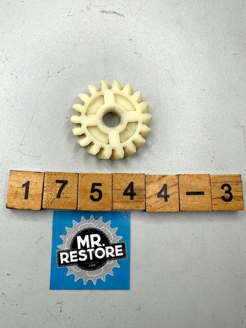 Yamaha RD350LC RZ350 250 TDR250 TZR250 Oil Pump Drive Gear 4L0-13178-00