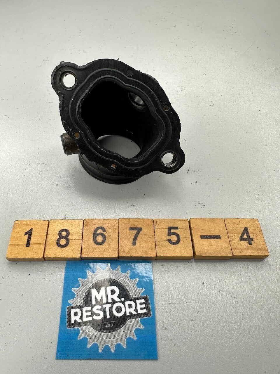 Kawasaki KR250A 1984-1986 Tandem Twin Intake Carb Holder Manifold 16065-1126