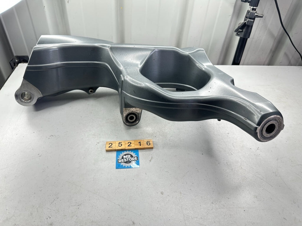 BMW K1300R Rear Suspension Swingarm Frame 7709268 33177709269