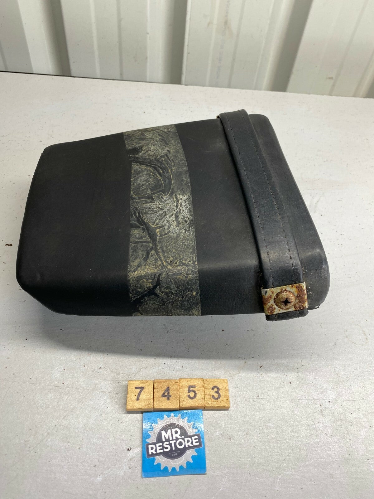 Yamaha FZR250 2KR 3HX Pillion Passenger Seat & Strap 2KR-24750 & 2KR-24734