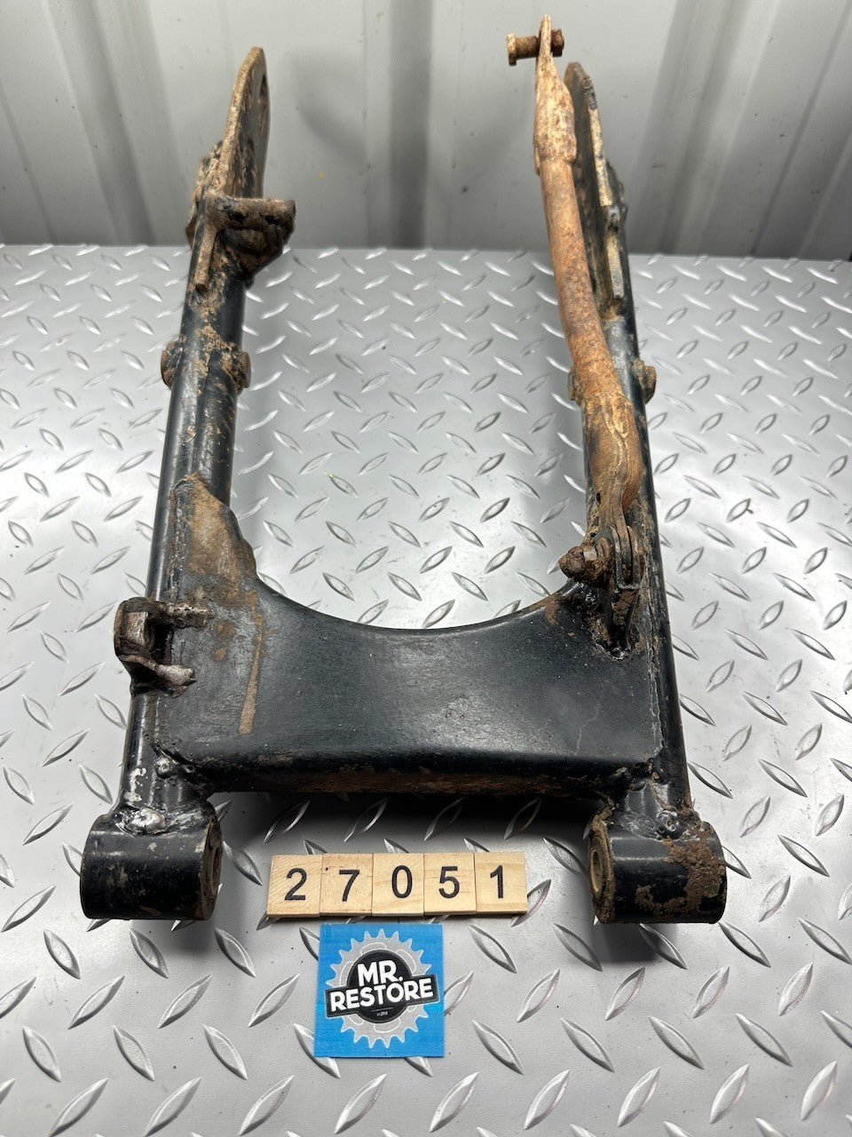 Yamaha AG100 1975 Swing Arm & Torque Bar