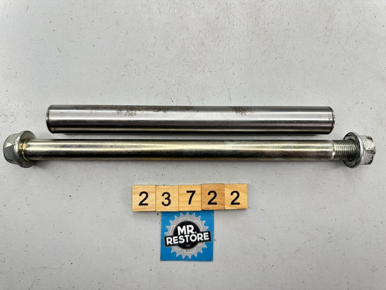Kawasaki ZZR250 ZX250 EX250 EX300 ER250 KLE 500 400 Swingarm Pivot Axle & Spacer