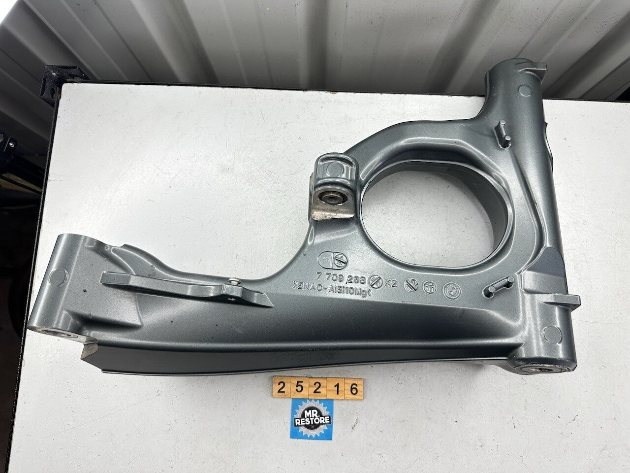 BMW K1300R Rear Suspension Swingarm Frame 7709268 33177709269