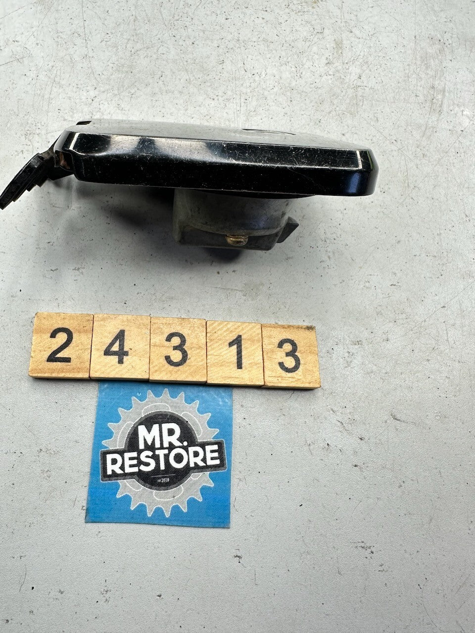 Kawasaki Z1100 Z1000 Z750 KZ1100 KZ1000 KZ750 GT550 OEM Fuel Tank Cap (No Key)