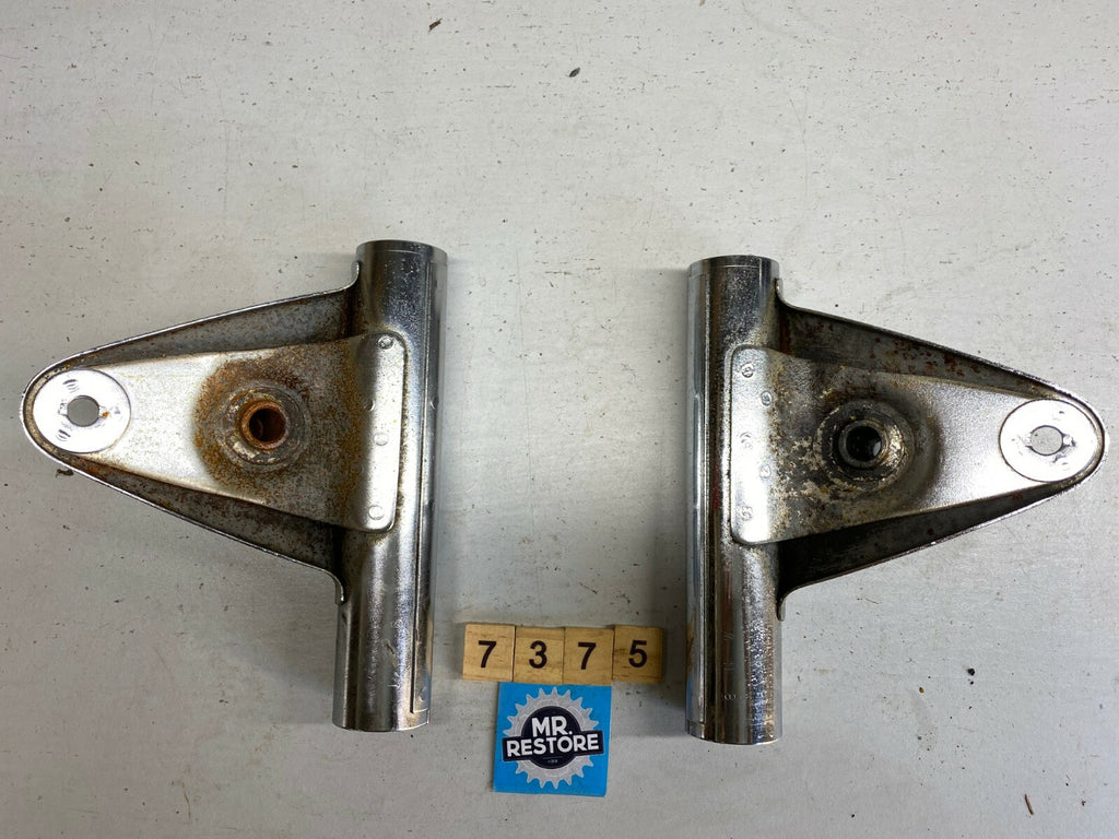 Suzuki TC185 TS185 1974 Headlight Mounts Ears & Indicator Rubbers