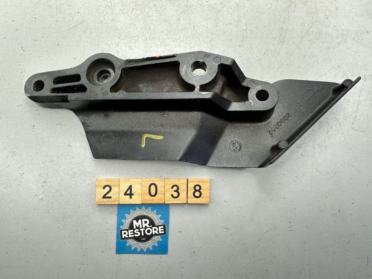 Triumph Daytona Speed Triple T300 Sprint Trident L/H Foot Control Plate
