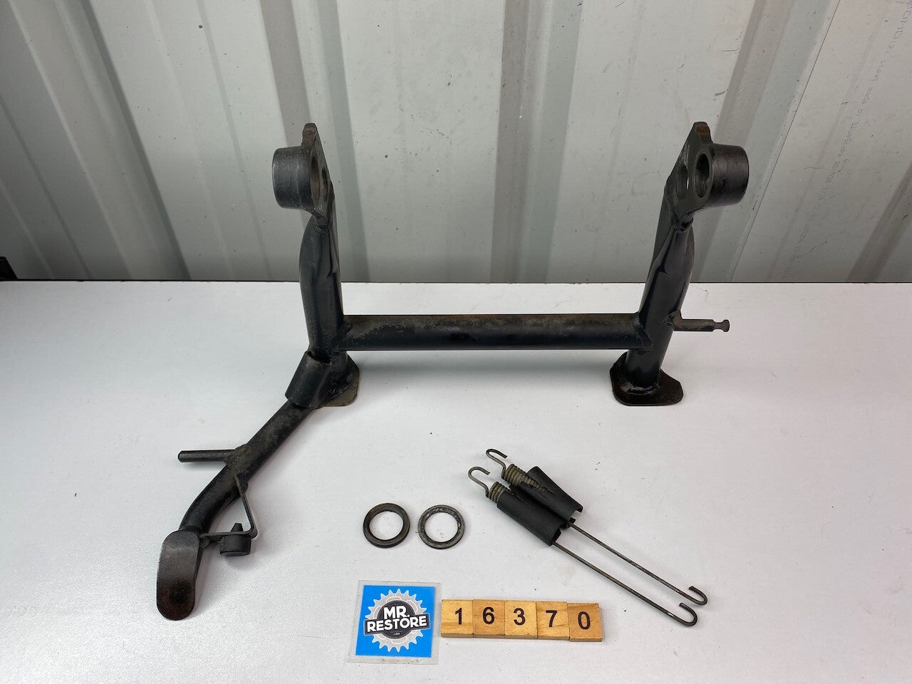 BMW R1100 R850 259 Centre Stand & Springs 46 52 2 330 623