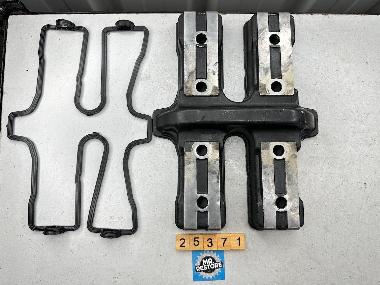 Yamaha V-Max 1200 VMX12 '85-02' Cylinder Head Rocker Cover & Gasket 1FK-11191